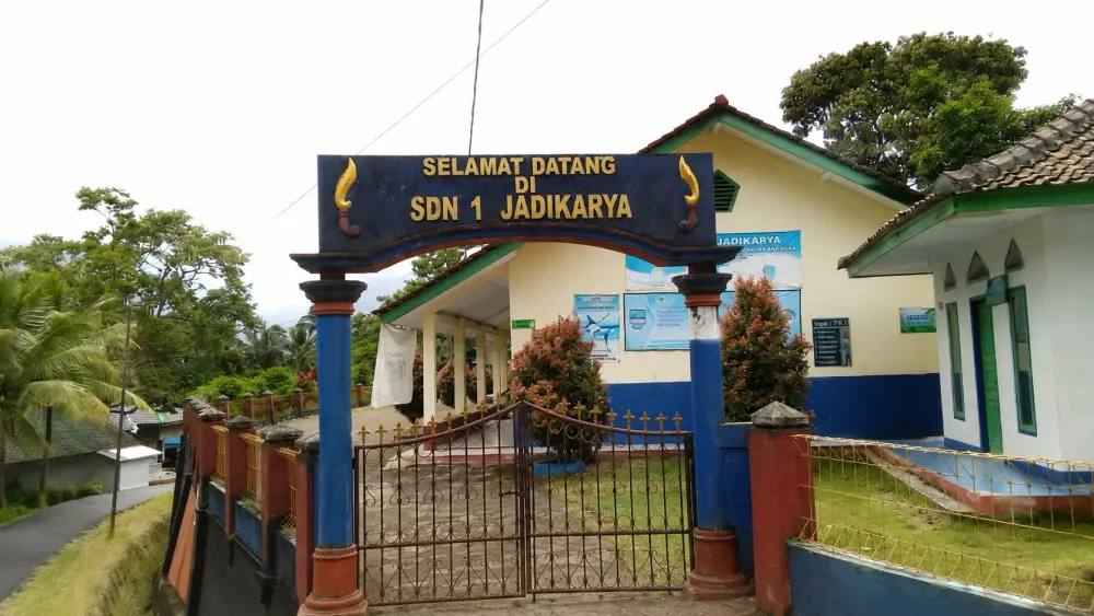 SEKTOR PENDIDIKAN
